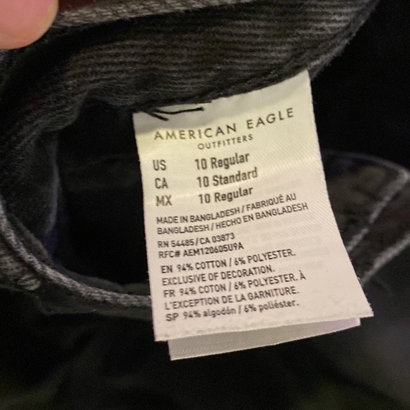 AMERICAN EAGLE RIPPED JEANS - Picture 5 of 6